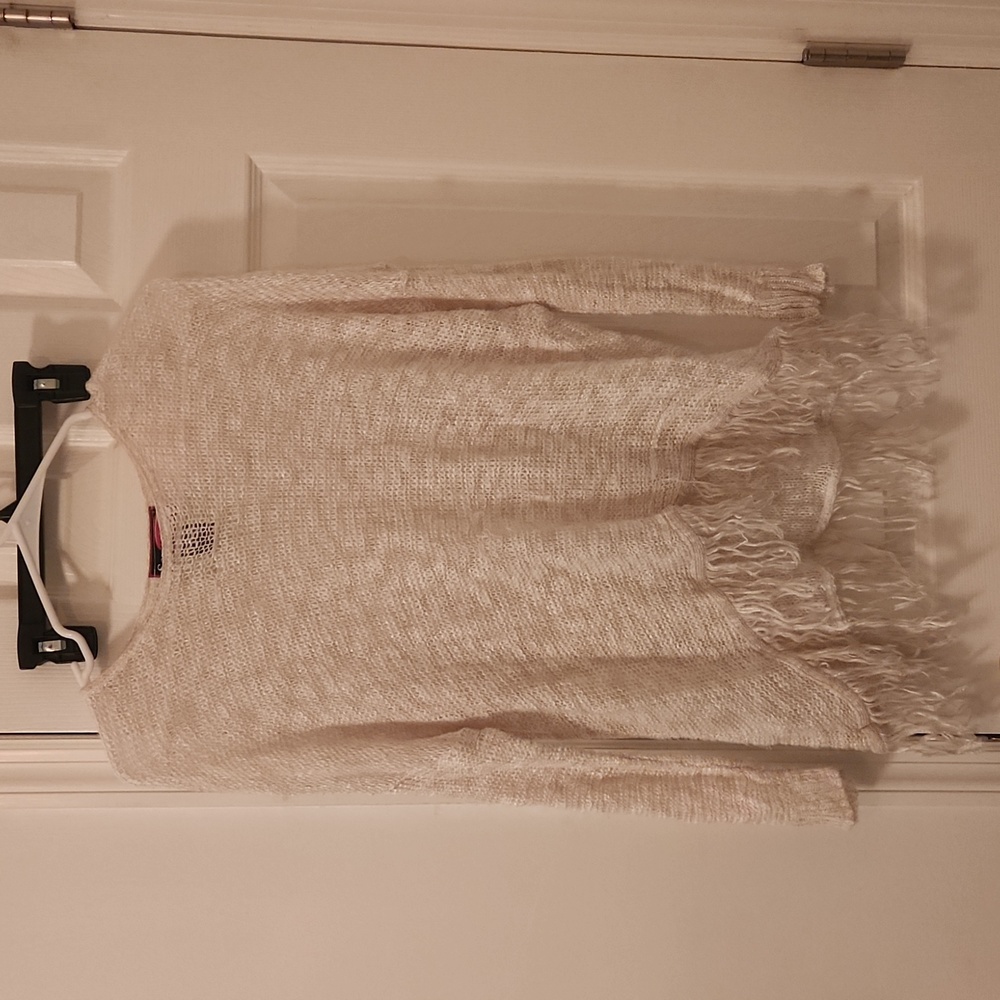 Light weight sweater